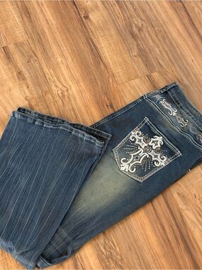 ROMWE Flared Jeans 3XL Blue Medium Wash Embroidered Distressed‎ Denim 5-Pocket